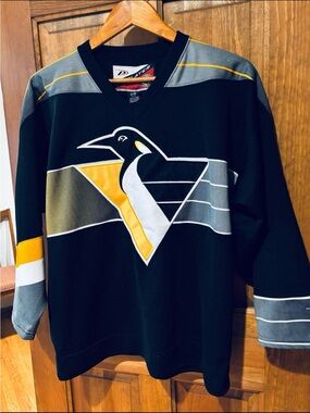 Vintage 90’s NHL PRO PRAYER PITTSBURGH PENGUINS Jersey